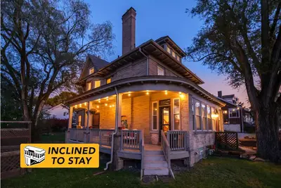 Image de Parfait maison de famille Pittsburgh avec des équipements modernes.