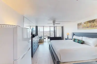 Image de Nouvelle Liste! Studio w / vues de Diamond Head, lanai privé, piscine commune / bain à remous