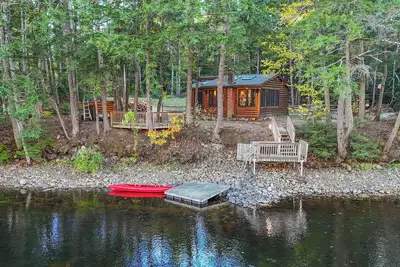 Image de SPÉCIAL: du 1er novembre au 31 mars, réservez 3 nuits ou plus, obtenez 1 gratuite. Cabane en rondins au bord de l'eau
