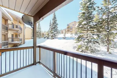 Image de Nouvelle Liste! Condo au pied des pistes avec remous privé et vue panoramique