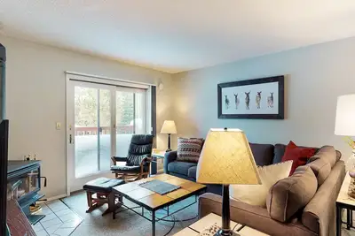 Image de Nouvelle Liste! Condo confortable et économique en face de l'ascenseur Bear Back Poma