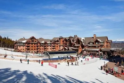 Image de Grand Lodge at Peak 7 Luxury Du 7 au 14 mars 2020 True Ski in / out