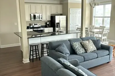 Image de Ocean Block End Unit Townhome 300 pieds de la plage avec vue sur l'océan