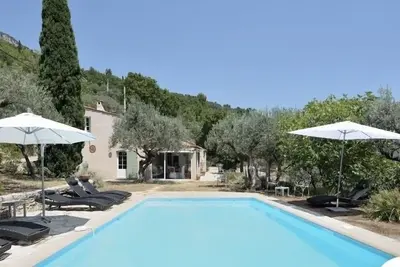 Image de Villa Spacieuse et authentique, orientée sud, piscine et terrasses