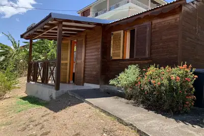 Image de Bungalow dans un coin calme avec vue sur mer