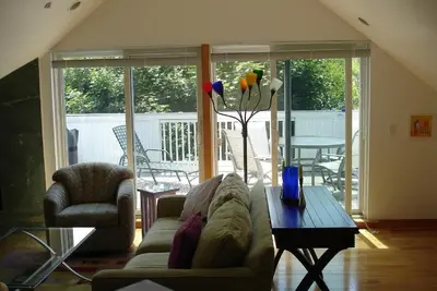Image de Luxueux Condo entier étage supérieur 2 cheminées - 1200 sq ft, Wifi