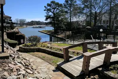 Image de Lake Hamilton condo familial avec piscine