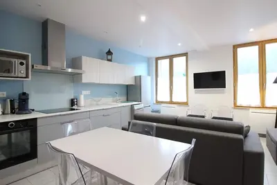 Image de Bel F2 au 3e étage avec ascenseur, parking privé, wifi, cuisine équipée et local à skis - Mont-Dore