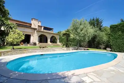 Image de Villa provençale calme avec piscine chauffée – 6 ch