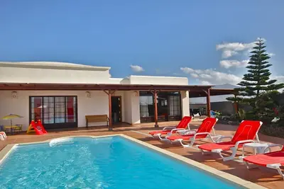 Villa Celeste: paix, espace, lumière et luxe