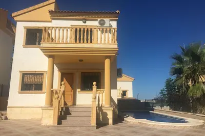 Image de Villa Rose: Une villa particulière de 3 chambres à coucher, 2 salles de bains avec une piscine privée.