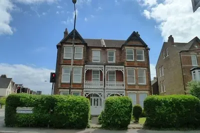 Image de Belle lumière, spacieux appartement avec vue sur la mer