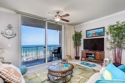 Image de Spectaculaire - condo Direct Oceanfront à partir de 85 $ la nuit