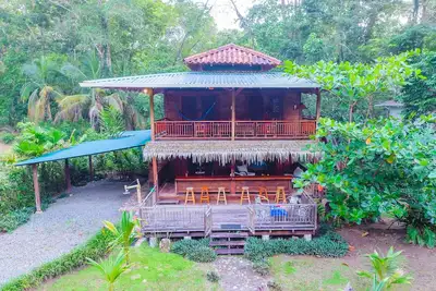 Image de Matix Beach House for 6 guests, steps from the bea