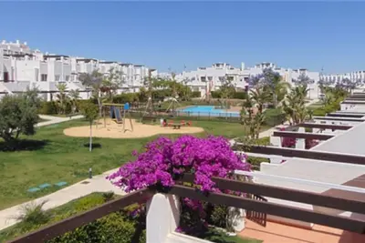 Image de Bel appartement de 3 chambres avec Wifi Gratuit