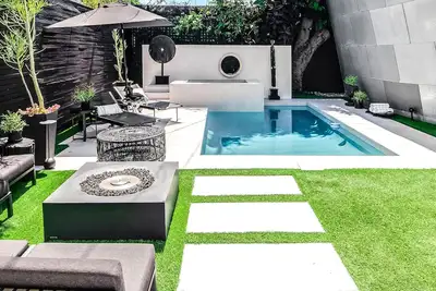 Image de Architectural Villa en Premier West Hollywood avec piscine et spa