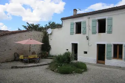 Image de Gîte au coeur de la campagne, Coulgens \/ St Angeau, Charente - 4 adultes + bébé