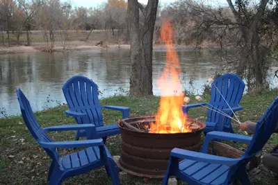 Image de Escapade parfaite sur la rivière à quelques minutes en voiture des attractions de Magnolia et de Waco