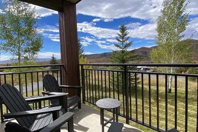 Image de Vues imprenables sur la montagne et la vallée de la Yampa! Marche facile en télécabine