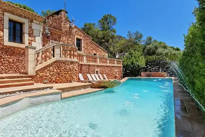 Image de Belle villa majorquine sur la côte avec piscine et jacuzzi