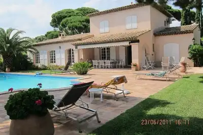 Image de Villa de luxe, piscine privée, vue mer à 400m' à pied de la Grande Bleue.