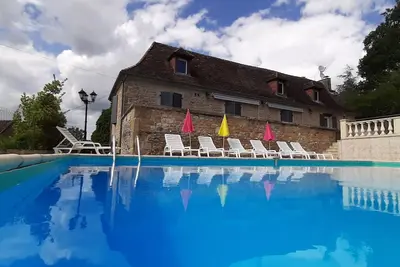 Image de Belle perigourdine en pierres, piscine privée, vue exceptionnelle et imprenable.