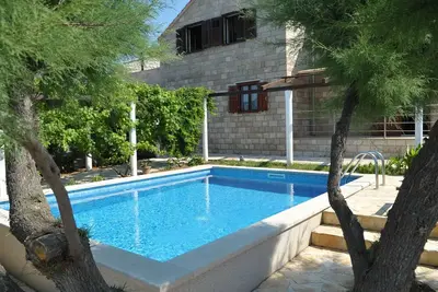 Image de Villa Sofia avec piscine, sauna, bicyclettes, gymnase, planche à voile, kayak. . .