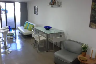 Image de Charmant studio avec terrasse nouvellement construite