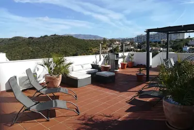 Image de Bel appartement de luxe avec grande terrasse donnant sur la mer et à 300 m de la mer.