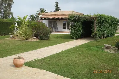 Image de Maison de vacances confortable Aura Maris dans un beau jardin calme