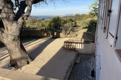 Image de Vue sur mer calme absolu au pied d'un chêne<br>Spa et bateau avec Skyperenoption