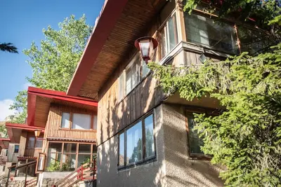 Image de Vintage Ski & Vacation Chalet Mzaar