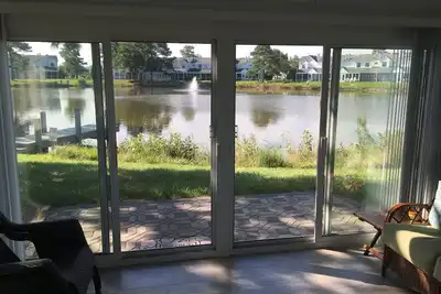 Image de Maison mitoyenne calme et relaxante avec vue sur le lac