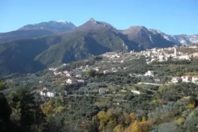 Image de Magliolo: Between the seaside and the mountain