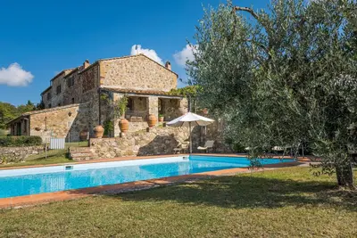 Image de Villa avec 5 chambres dans le Chianti avec piscine, air conditionné et Wi-Fi