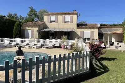 Image de Maison de caractère au pied du luberon