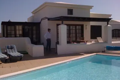 Image de Detached Luxury villa, private heated pool, stunning sea views in Faro Park
