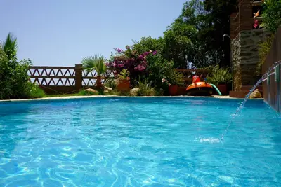 Image de Belle villa piscine privée 400 mts plage Tv Fr WiFi vue superbe s\/mer air-climat
