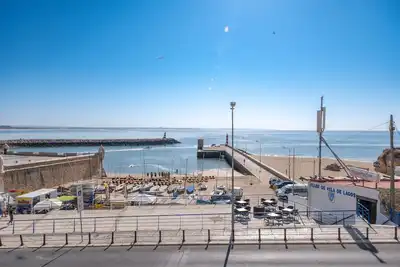 Apartment with free Wi-Fi | A\/C | 50 m from the beach | sea view [Rlag60]