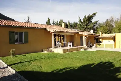 Image de Provence (Drôme Provençale)  Belle propriété à Condorcet (Nyons)