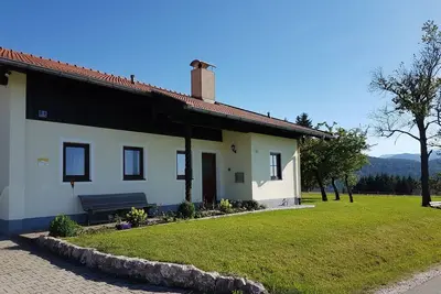 Image de Cottage on Riedl, bel endroit isolé, vue sur la montagne