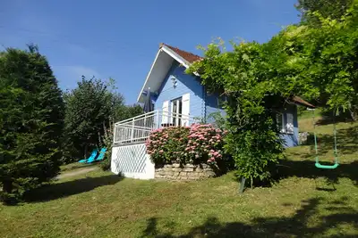 Image de Gîte classé 3 étoiles, cadre verdoyant, proche commerces, Wifi gratuit