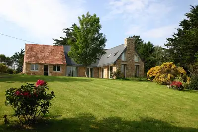 Image de Grande maison dans nature, petite plage familiale quasi privée 3 minutes à pied