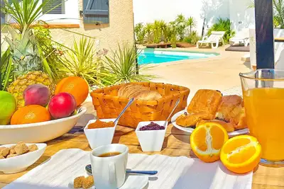 Image de Quiet villa with swimming pool and private garden. Beach and village 800 m away