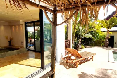 Image de Superbe villa avec piscine et jacuzzi chauffés dans un écrin de verdure