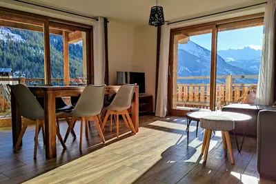 Image de Appart 6 pers au coeur de Champagny avec belle vue, proche pistes, commerces.