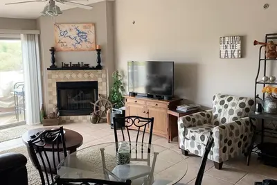 Image de Immaculate 3 ch-New Furniture-Spacious, Hauts plafonds, Vue A +, fiche 10x30, Wifi
