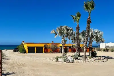 Image de Family Beach House avec 3 Master Suites