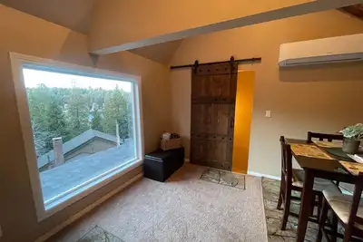 Image de Escapade en couple avec vue sur le lac, marchez jusqu'au lac et au village; Wifi.