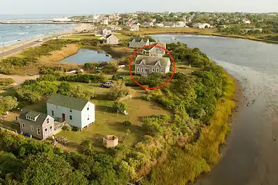Image de Classique Oceanfront Beach Cottage \"Une Semaine Gauche\"